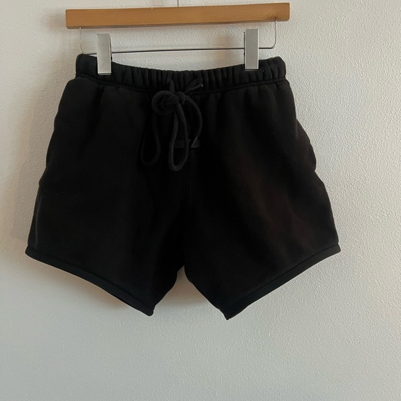 Essentials Fear of God Shorts, size XS - Picture 4 of 5